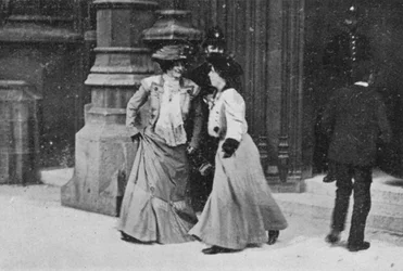 Suffragetten abgewiesen, Illustration aus einem Artikel mit dem Titel Die Wiederzusammenkunft des Parlaments veröffentlicht in The Graphic, 27. Oktober 1906